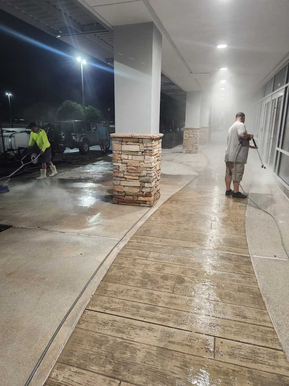 Shopping center storefront cleaning in Vero Beach, FL